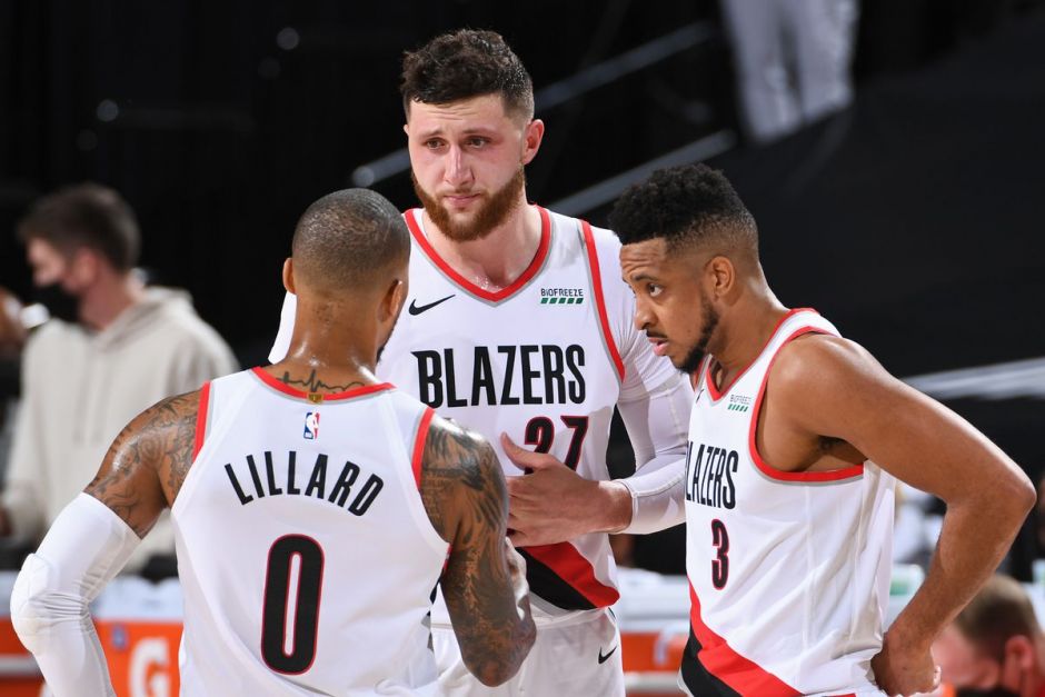 后腰的站位 后腰的站位